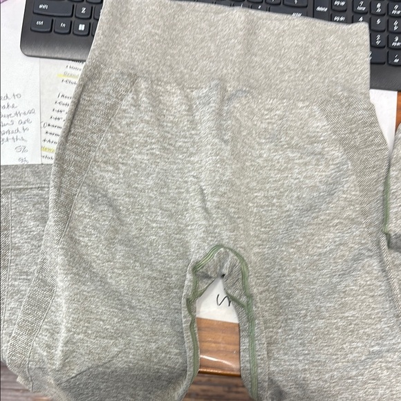 Gray gymshark leggings - Picture 1 of 3